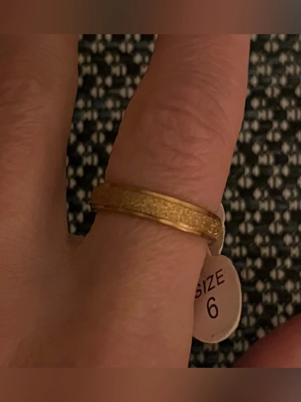 NWT Rose Gold Tone Stardust Band Ring sz 6